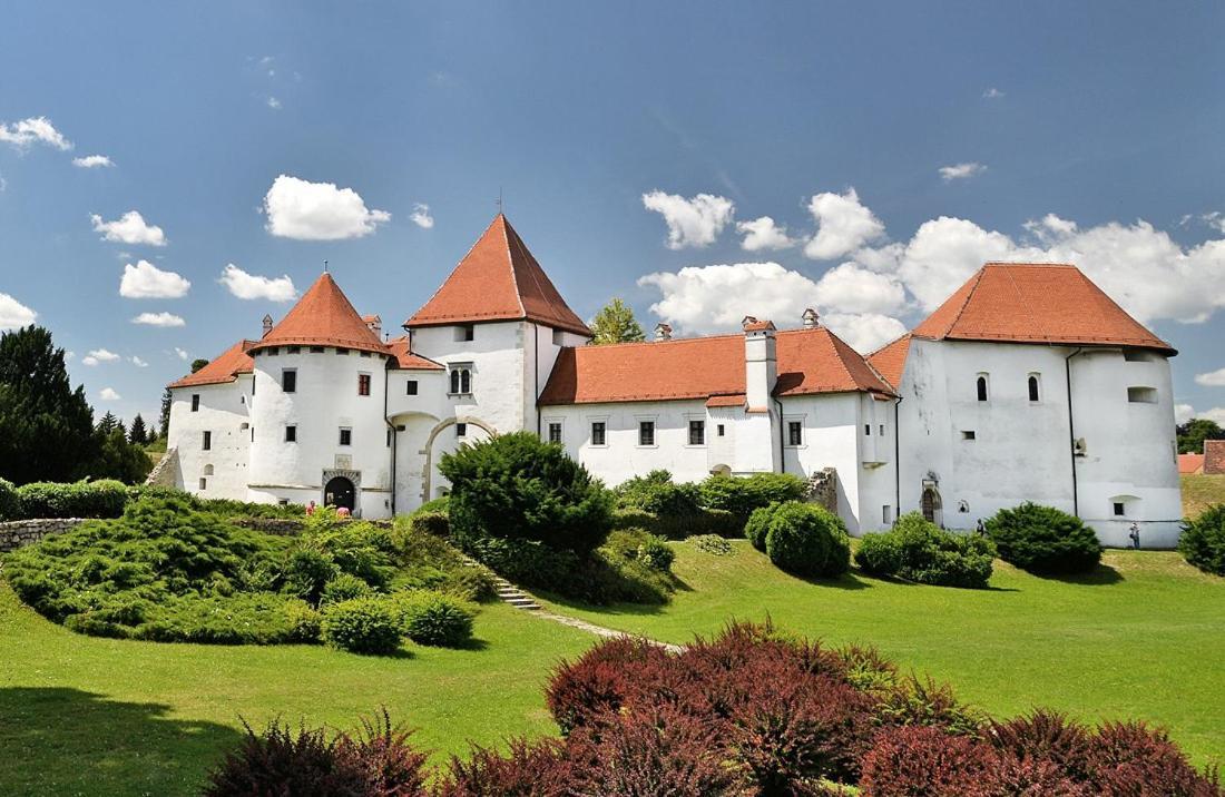 Lovely Flat, City Center With Free Parking Varaždin Exterior foto